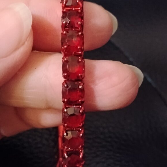 Chic Red Square Faceted Crystals In Cells Linked Bracelet On Elastic - Picture 6 of 10